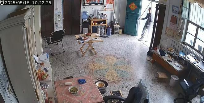 老公却声称是误会网友表示：教教我EVO视讯女子在监控发现老公秘密(图2)