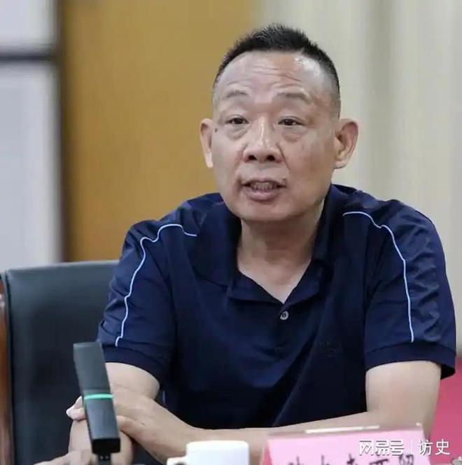 日报的点名揭开了胖东来的“真实现状”EVO真人平台远离“造神”陷阱！人民(图13)